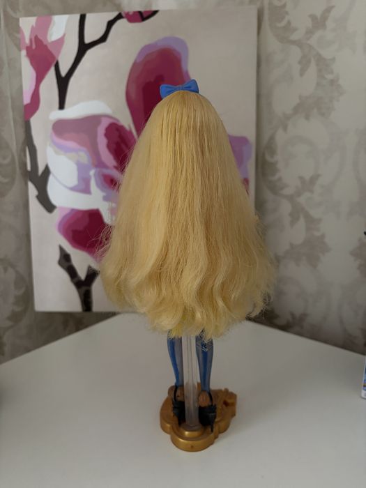 Блонді Локс (Blondie Lockes), базова серія Ever After High