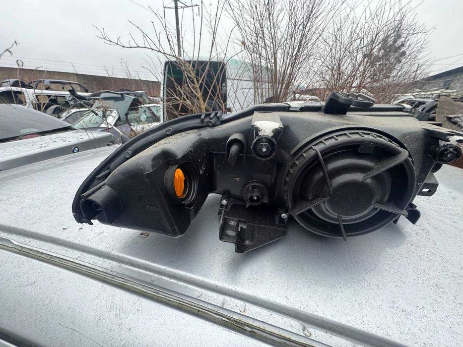 Передні Фари до Mitsubishi Carisma 1999-2003 (ціна за шт.)