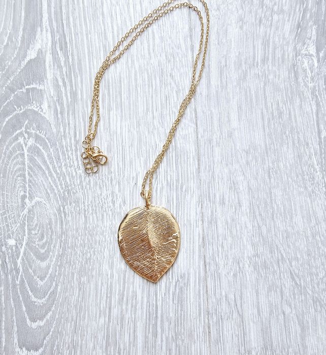 Nowy złoty wisiorek liść