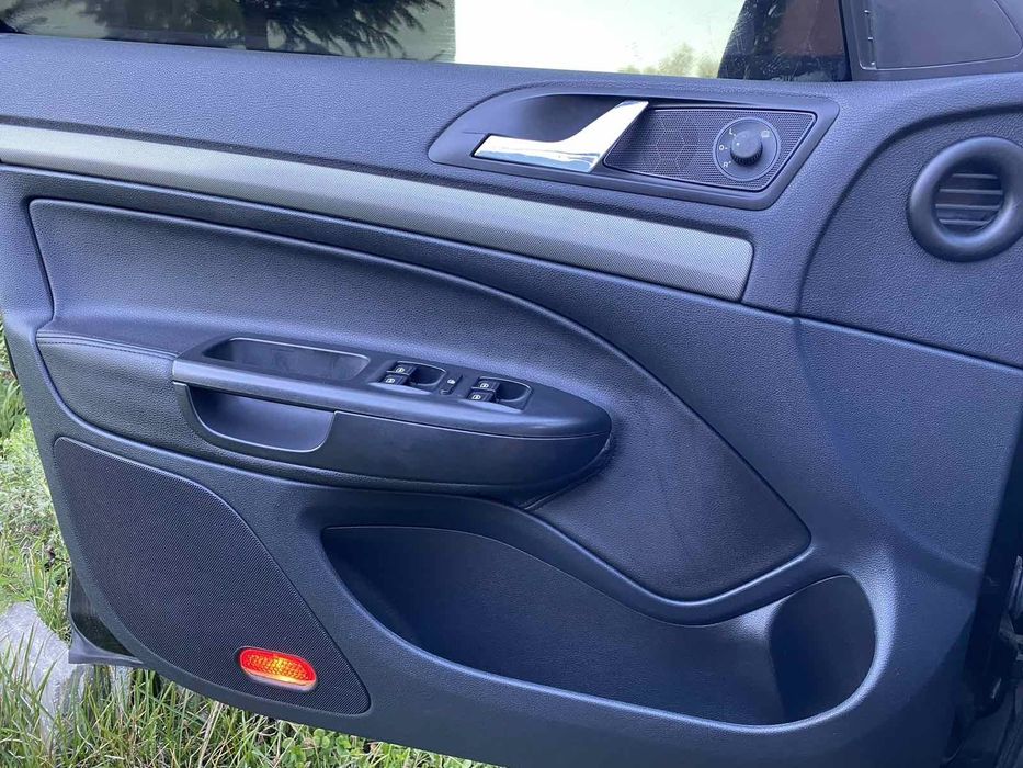 Комплект для перетяжки дверних карт: Октавія А5