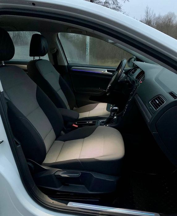 Volkswagen e-Golf 2015 • Електро