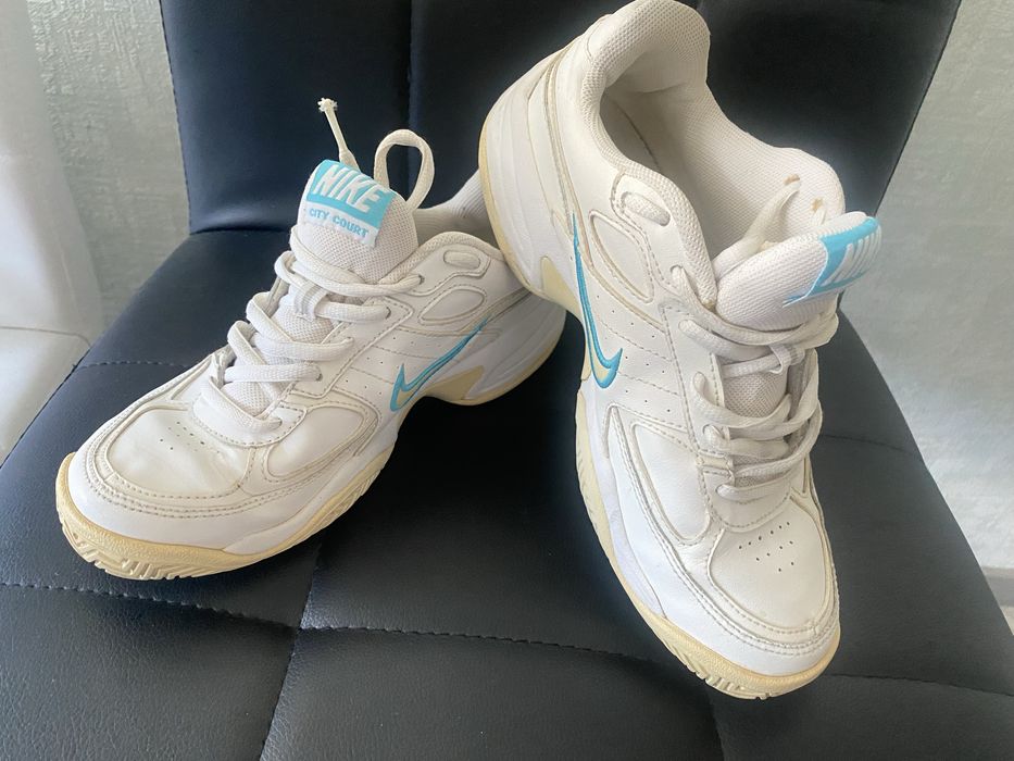 Продам женские кроссовки  «найк»р.37,5 в отл, состоянии