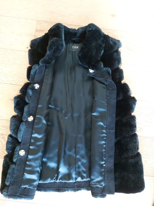 Kamizelka damska czarna ( futro naturalne- królik)
