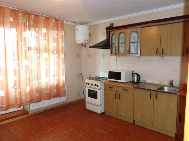 Квартира. Подобово. Центр. Кондиціонер, Wi-Fi, Звiтнi документи.