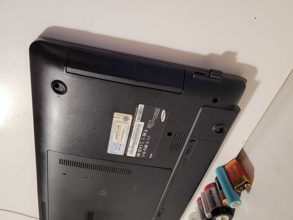 Samsung RC520 Notebook Laptop 15,6" 8GB RAM SSD NVidia Windows 11 HDMi