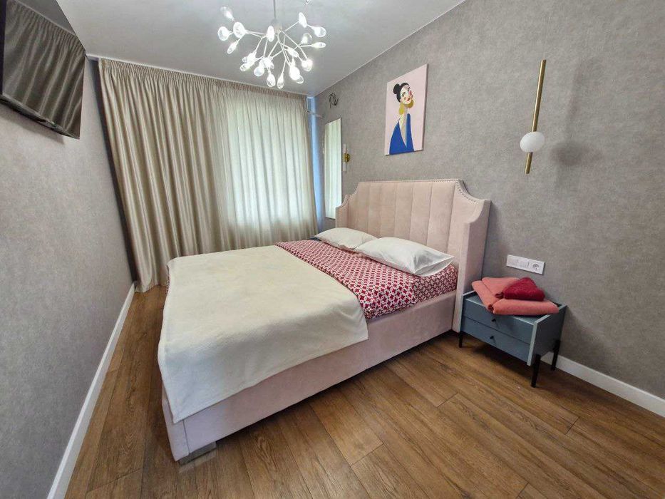 Нова Студія в Парку біля Набережної. Світло 24/7