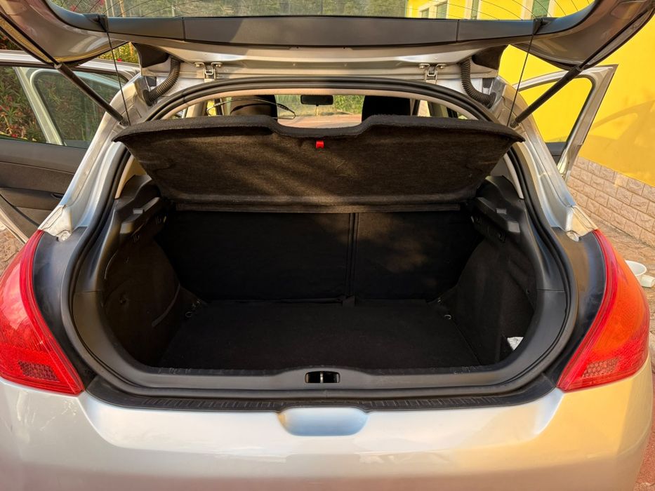 Peugeot 308 1.6 HDi 2010 - Económico e Fiável