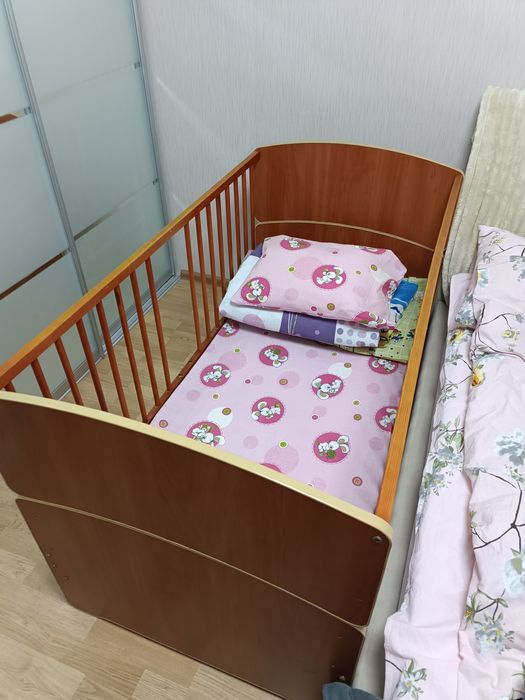Дитяче ліжко кроватка