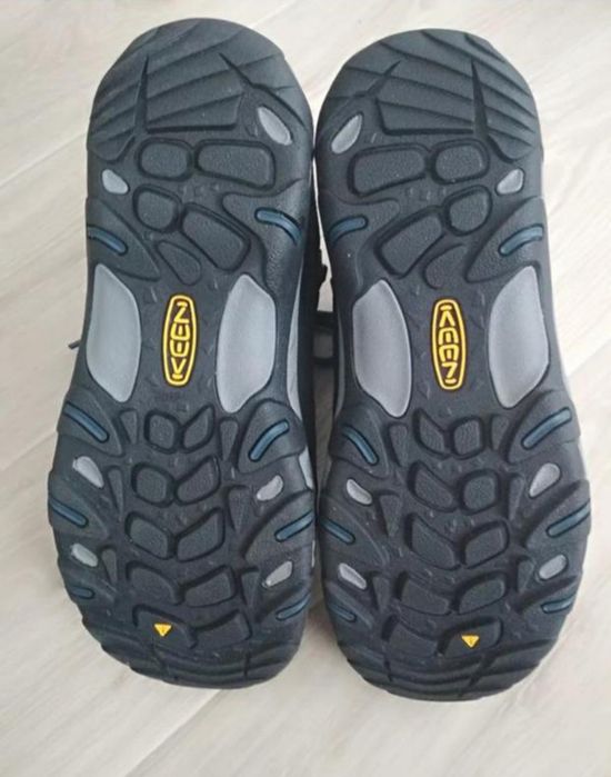 Зимові кросівки Keen Waterproof розмір 41/26,5см.
keen, розмір 41/26,