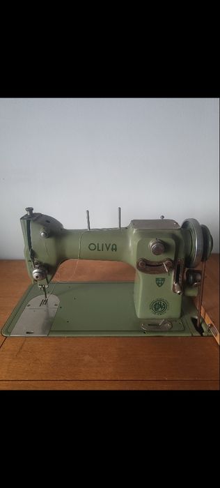 Máquina de Costura OLIVA Antiga – Funcionamento a Pedal