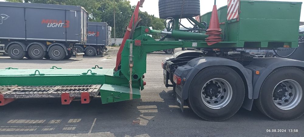 Трал для перевозок техники