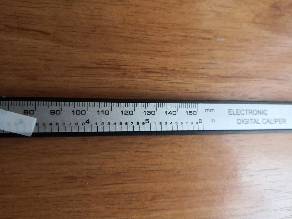 Suwmiarka elektroniczna