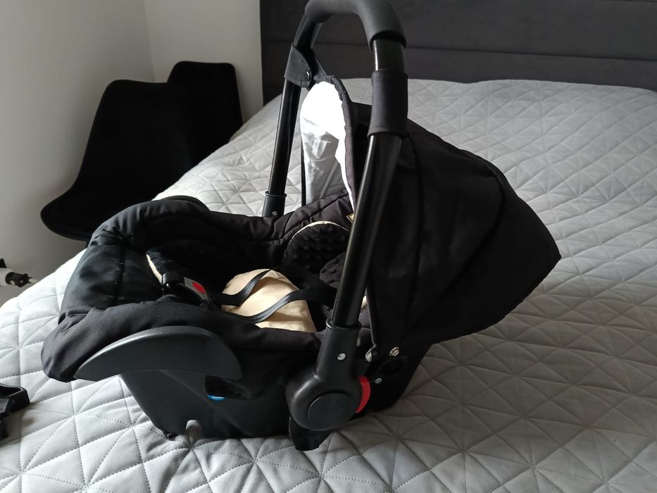 Fotelik samochodowy nosidełko