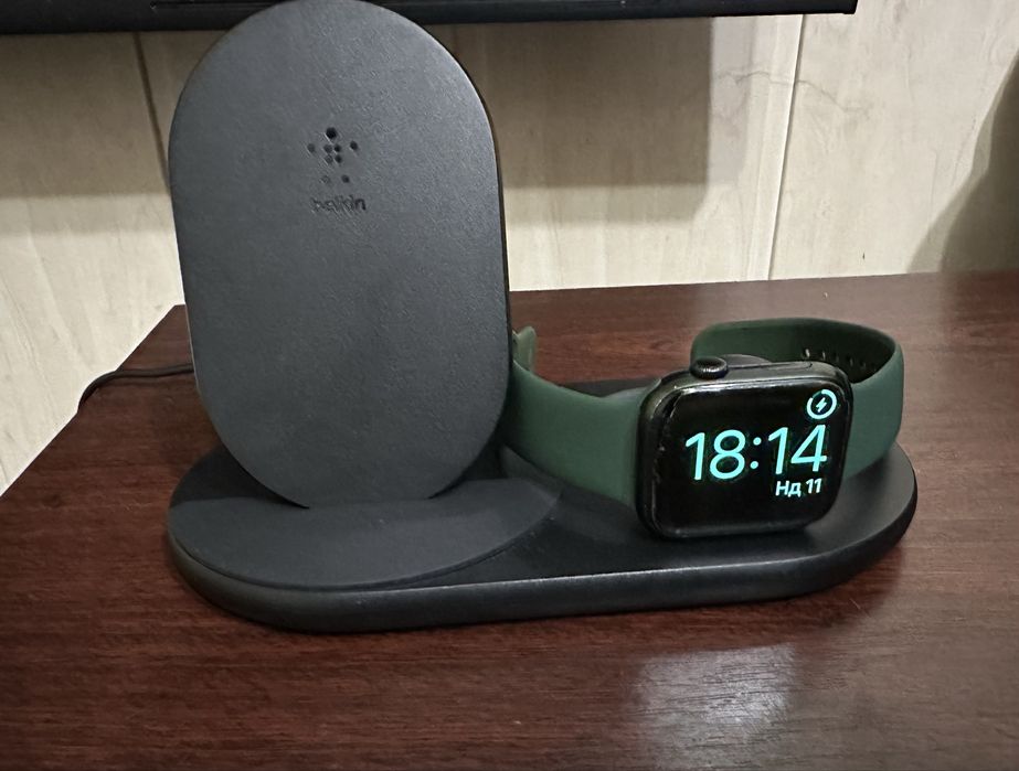 Продам безпровідну зарядку Belkin 3в1 для Apple
