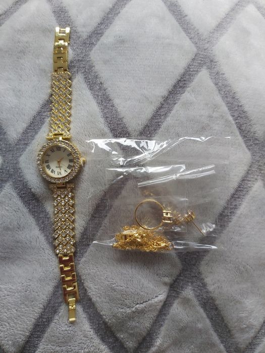 Zegarek plus biżuteria