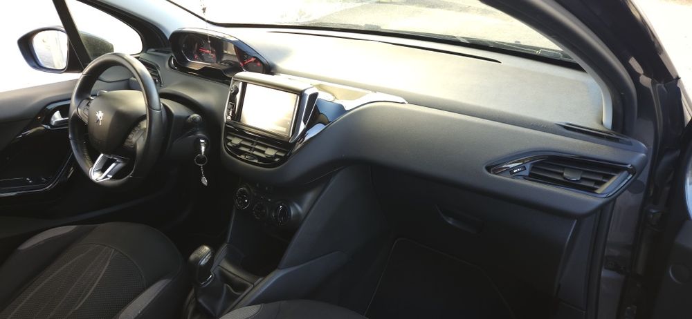 Peugeot 208 1.2 vti active