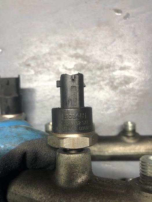 Топливна Паливна рампа , рейка Рено Трафік Меган Опель Віваро 1.9 DCI