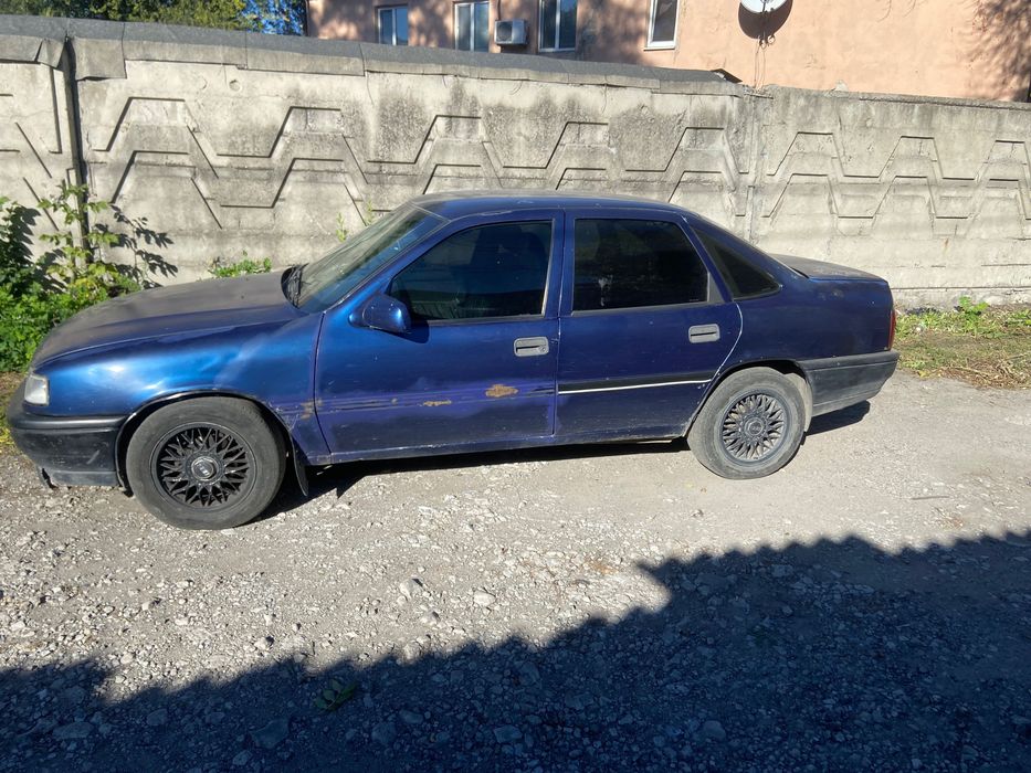 Автомобиль Опель Вектра А 1,7 дизель 1990 года