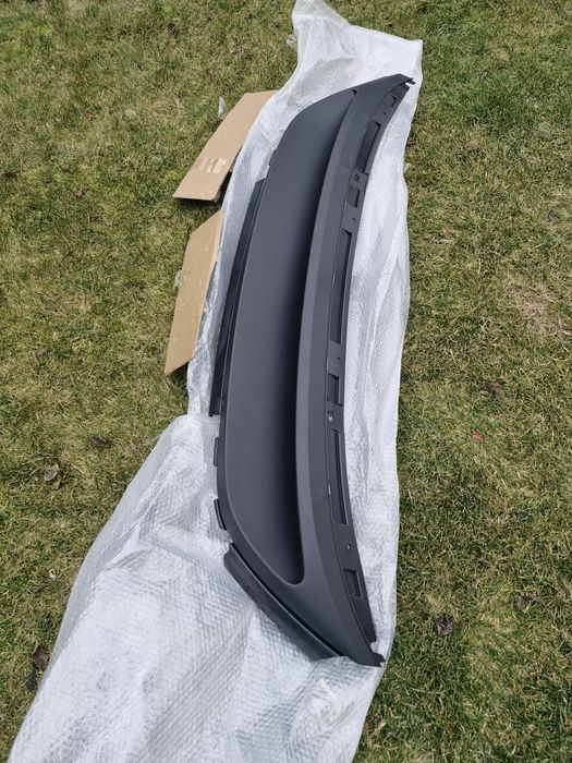 Накладка на передній бампер VW ID.4  код 11G807532