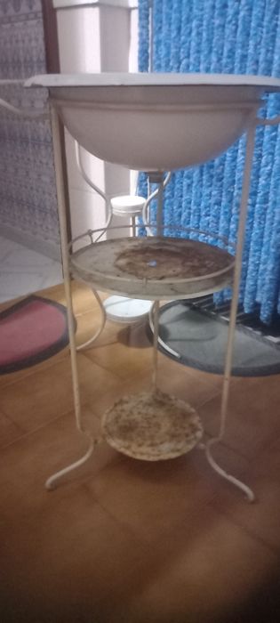 2 lavatório antigos