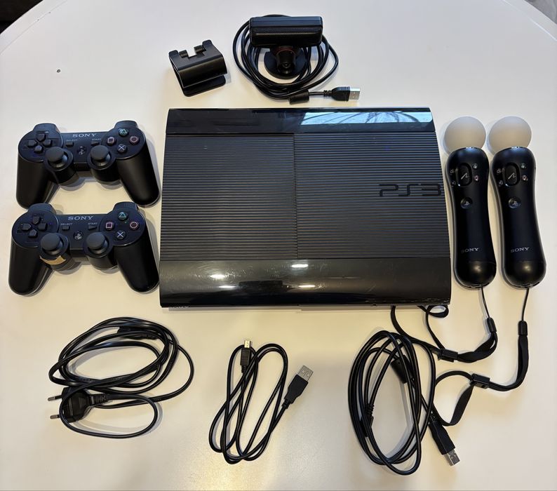 PlayStation 3 Super Slim 500gb 2x pady 2xmove plus gry