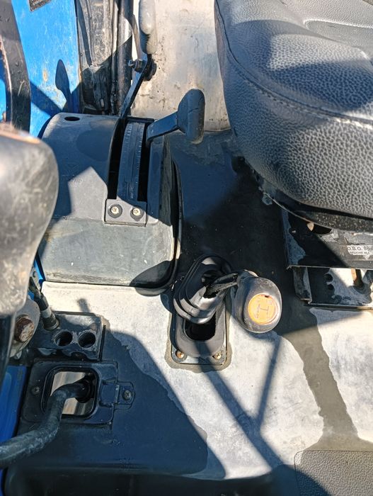 Oportunidade!Trator New Holland TN70A Carregador frontal