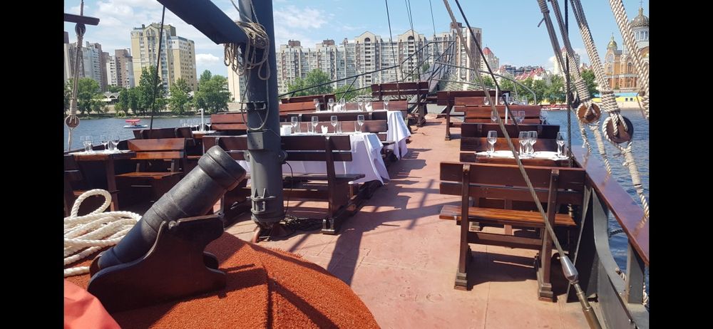 Теплоход Корабль Бригантина кафе аренда бизнес