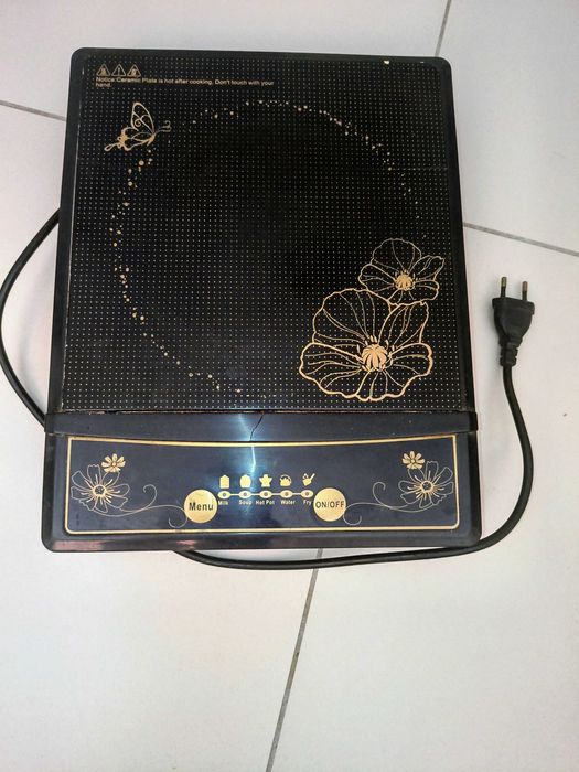 mała kuchenka indukcyjna przenośna 27cmx34cm