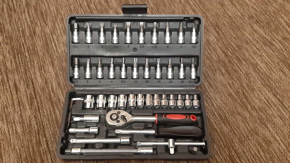 Продам набор инструментов 46 едениц 1/4