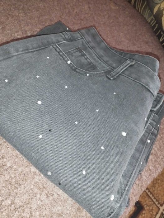 Трендові джинси з камінчиками