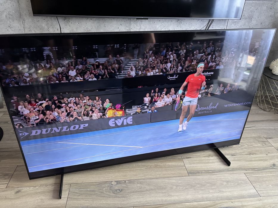 Tv Samsung AU 8000 70”