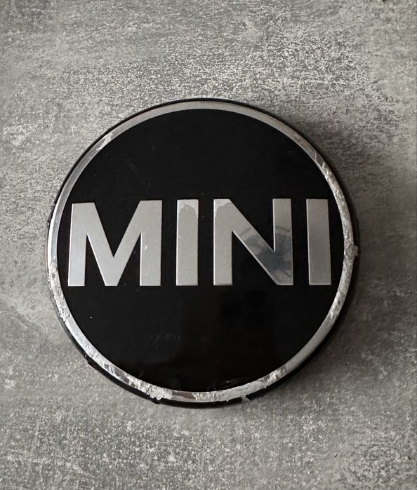 Emblemat pokrywy bagażnika MINI R60 R61