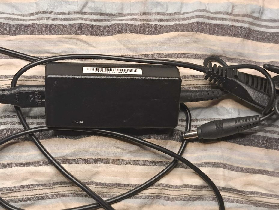 Блок живлення зарядне до ноутбука Toshiba 19V 1.58A (5.5×2.5mm)