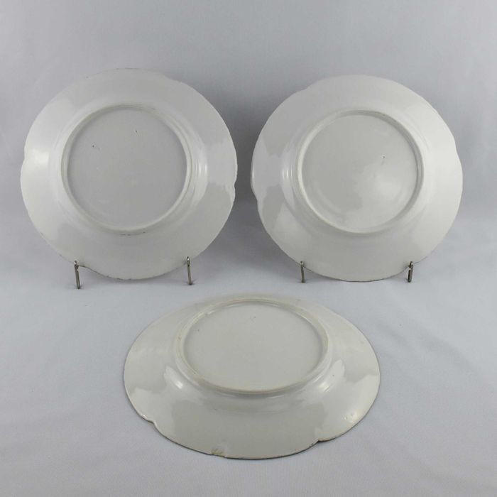 Conjunto de 3 pratos porcelana Europeia RFB, séc. XIX