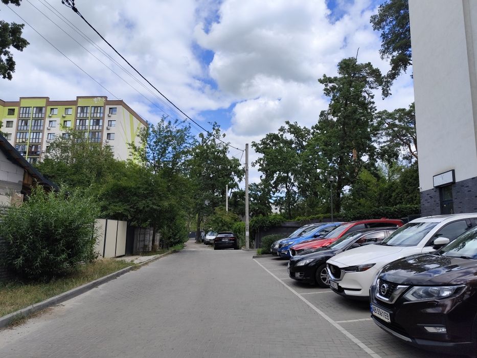 Оренда паркомісця у приватному дворі