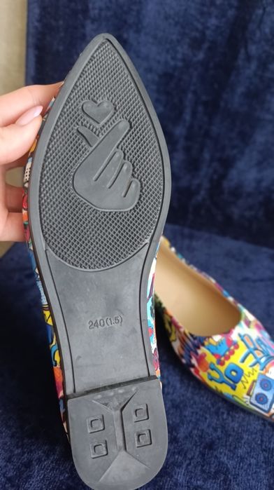 Яскраві легенькі балетки