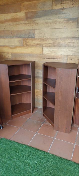 Moveis de canto castanhos