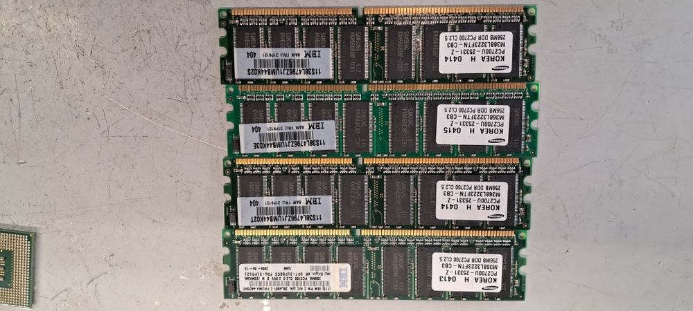 Memorias RAM DDR PC2700U