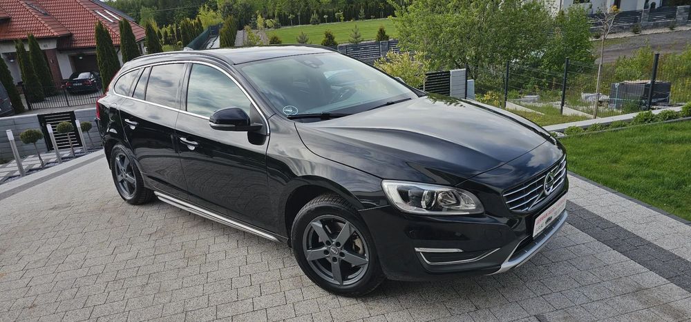 Volvo V60 2.0 D4 200KM 2014r. MOMENTUM LED Xenon Navi Parktroniki Grzane Fotele