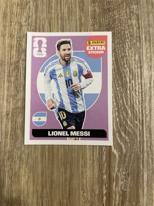 Cromo extra sticker mundial 2026 do Mbappé e do Messi