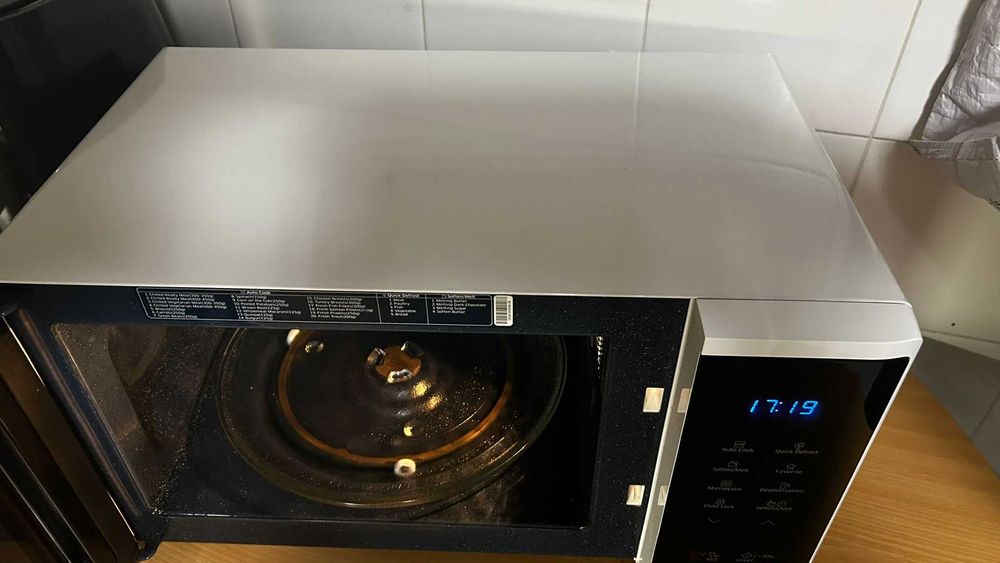 Microondas Samsung 23L