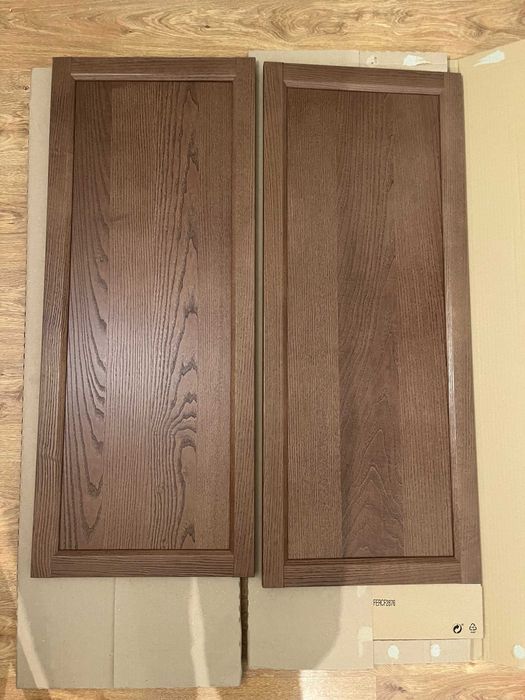 Sprzedam regał z niezamontowanymi drzwiami ;)