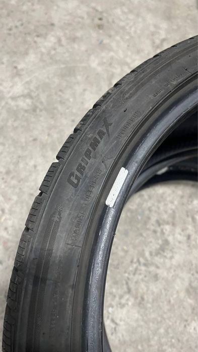Пара зимової гуми 235/35/19 Gripmax