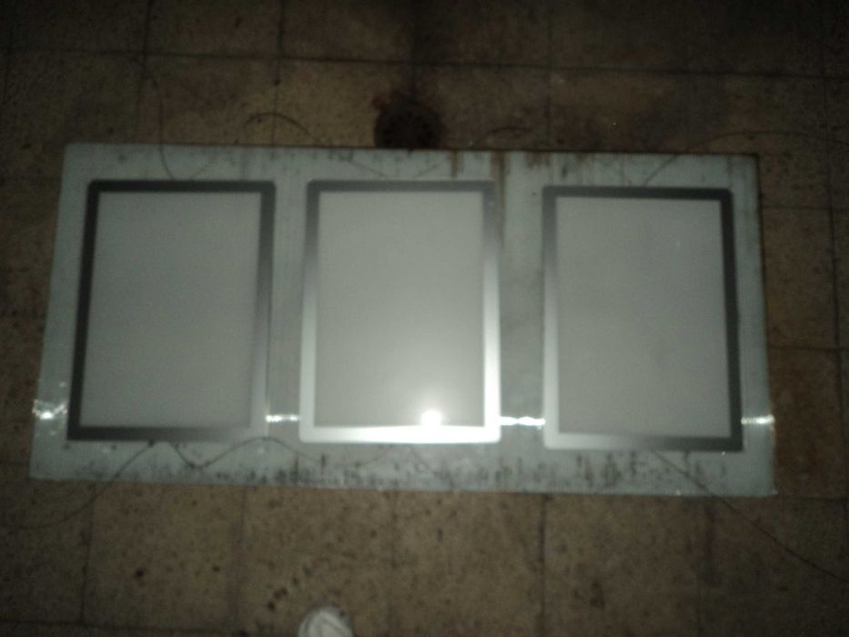 Montra retroiluminada em LED