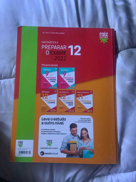 Livro de preparação de exame de Matemática A