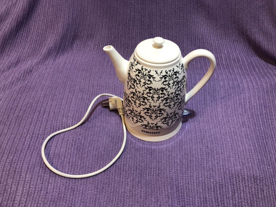 Чайник електричний керамічний 1,8 л.