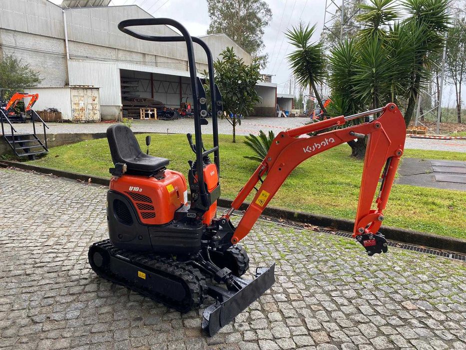 Miniescavadora Kubota U10-3