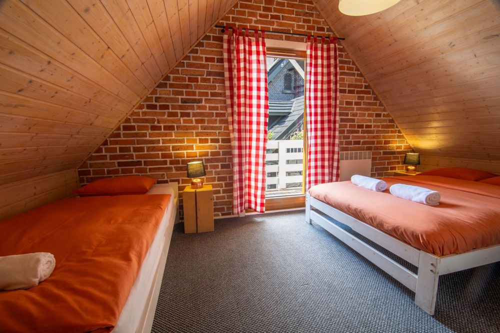 Górskie Domki - sauna i jacuzzi (dom lub pokoje)