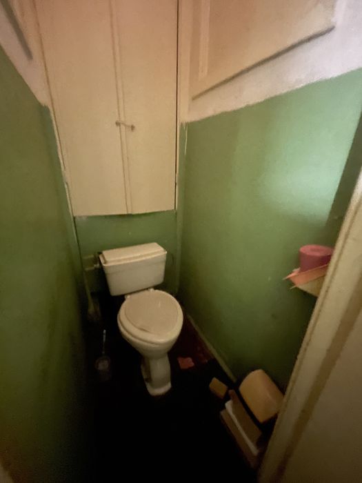 Продається 2- кімнатна квартира,метро Лісова