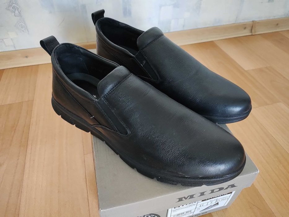Продам туфлі Mida